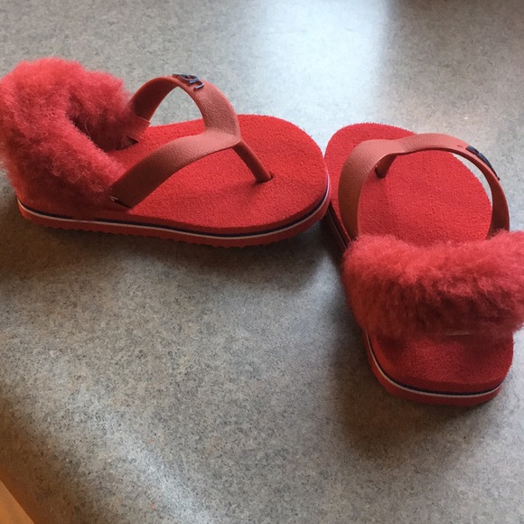 Infant size 4/5 Ugg sandals, never worn. - Picture 2 of 2